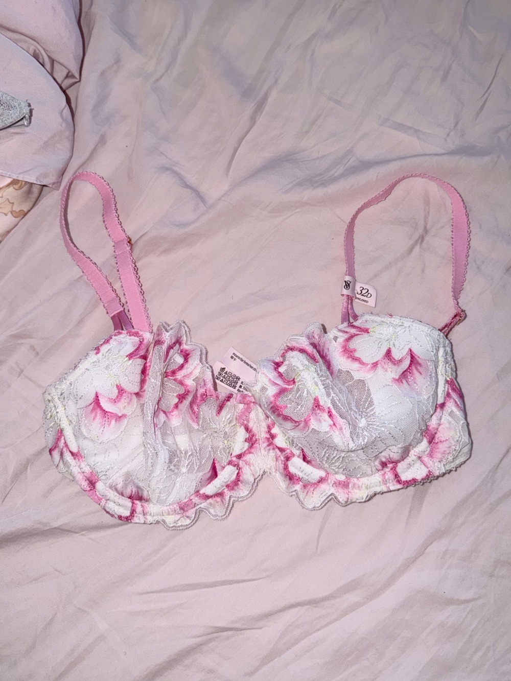 Victoria's Secret Pink and White Lace Floral Bra